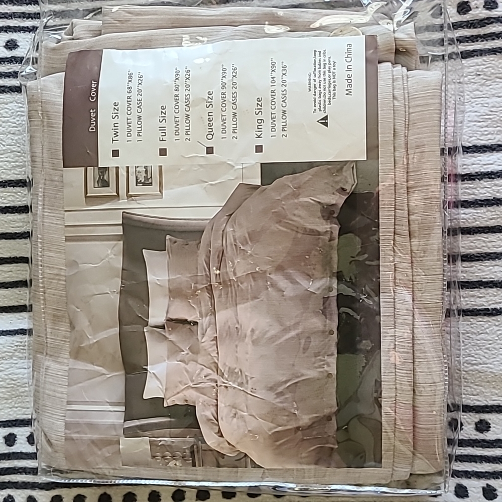Tan Duvet Cover with 2 Pillow Cases